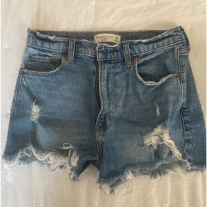 Abercrombie & Fitch “The Mom Short” High rise - size 25